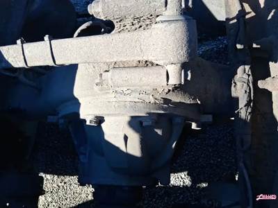 Meritor-Rockwell MR2014X Rear Differential for a 2009 Volvo VNL