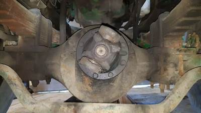 Meritor-Rockwell Rear Differential for a 1981 Mack DMM6866EX