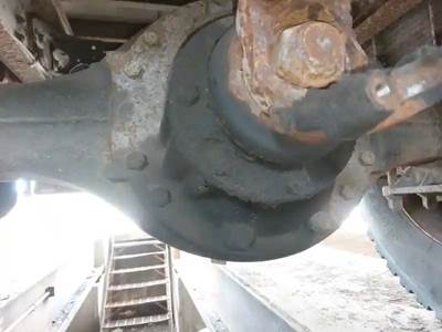 Meritor-Rockwell Rear Differential for a 1997 Freightliner FL-70