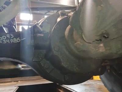 Meritor-Rockwell Rear Differential for a 2013 Volvo VNL
