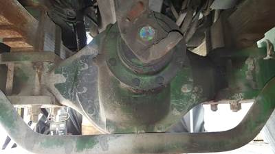 Meritor-Rockwell Rear Differential for a 1990 Mack DMM6906EX