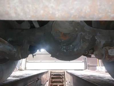 Meritor-Rockwell QR100 Rear Differential for a 1990 Freightliner CAB OVER