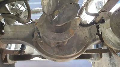 Meritor-Rockwell RR20-145 Rear Differential for a 1999 Volvo VNL64T