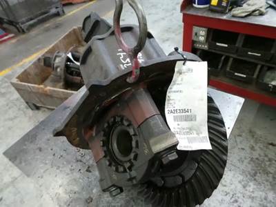 Meritor-Rockwell RS17-145 Rear Differential for a 1989 Ford B700 AUTOBUS