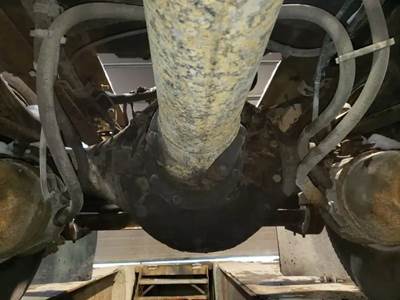 Meritor-Rockwell RSL23180 Rear Differential for a 2001 Volvo VNM