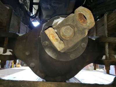 Rockwell FDS1802/SHR Rear Differential for a 1977 Mack DMM6856EX