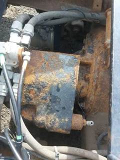 Rockwell RD20145 Rear Differential for a 2006 Volvo VNL