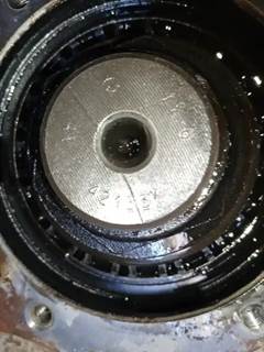 Rockwell RD20145 Rear Differential for a 2000 Freightliner FL-80