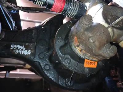 Rockwell RR20145 Rear Differential for a 1997 Freightliner CENTURY CLASS C-112