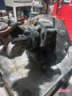 Rockwell RR20145 Rear Differential for a 1999 Volvo VNL64T