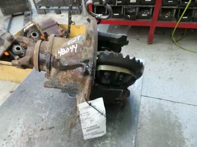Rockwell RS19145 Rear Differential for a 2001 Freightliner FS65 AUTOBUS