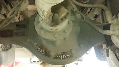 Rockwell RS21145 Rear Differential for a 1999 Ford F-800