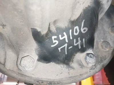 Rockwell RS21145 Rear Differential for a 1995 Ford F-800