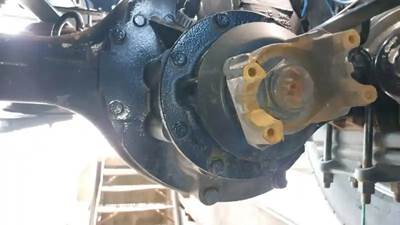 Rockwell RS23160=RS21160 Rear Differential for a 2020 Freightliner M2 106