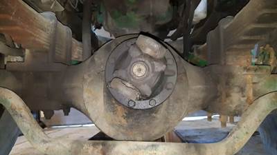 Rockwell SHR/FDS1807 Rear Differential for a 1981 Mack DMM6866EX