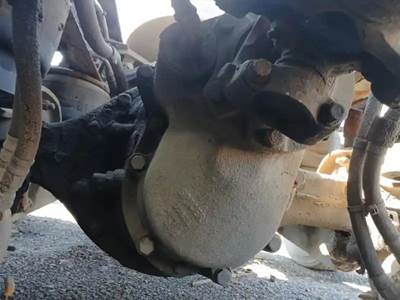 Spicer DSP41 Rear Differential for a 2011 Kenworth T-800