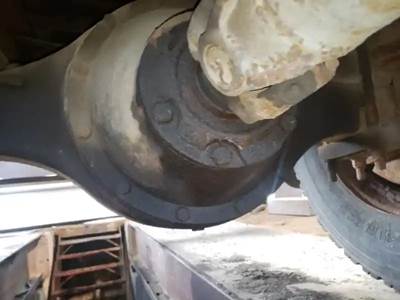 Spicer N190 Rear Differential for a 1994 International 4700