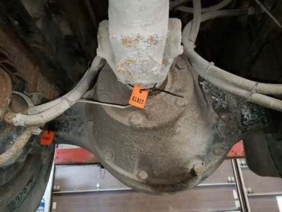 Spicer W230S Rear Differential for a 1986 International S-1900