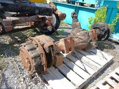 Rear Differential for a 1988 Caterpillar 936E LOADER