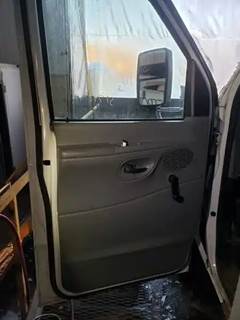Ford Left Door for a 2007 Ford E-450 MINIBUS