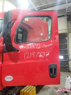 Freightliner CASCADIA PT126064S T Left Door