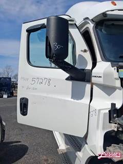 Freightliner CASCADIA PT126064S T Right Door