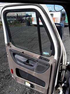 Freightliner Cascadia 125 Left Door for a 2015 Freightliner CASCADIA PX125064S