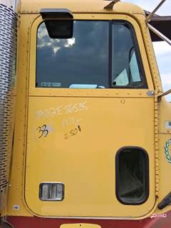 Freightliner FLD-112064S Right Door