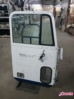Freightliner FLD120 Right Door for a 1992 Freightliner FLD-120