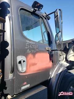 Freightliner M2 112 Right Door for a 2004 Freightliner M2-112MD