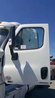 Freightliner Left Door for a 2012 Freightliner CASCADIA PX125064S