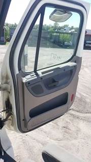 Freightliner Right Door for a 2012 Freightliner CASCADIA PX125064S