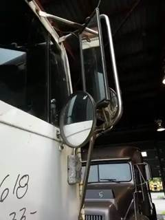 Freightliner Right Door for a 1995 Freightliner C/O FLB090