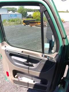 Freightliner Left Door for a 2012 Freightliner CASCADIA PX125064S