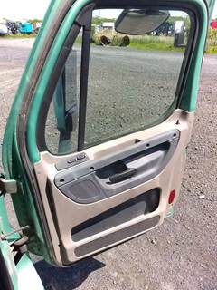 Freightliner Right Door for a 2012 Freightliner CASCADIA PX125064S