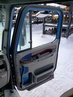 Freightliner Right Door for a 2007 Freightliner CORONADO CC132