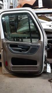 Freightliner Right Door for a 2017 Freightliner CASCADIA PX125064S