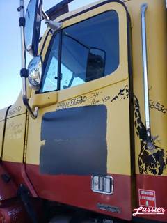 Freightliner Left Door for a 2005 Freightliner COLUMBIA CL-120