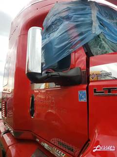 International LT625 Right Door