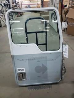 Kenworth Right Door for a 2000 Kenworth T-800W (WIDE HOOD)