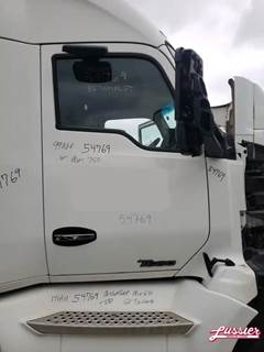 Kenworth Right Door for a 2016 Kenworth T-680