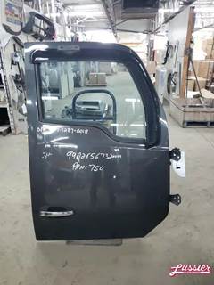 Kenworth Right Door for a 2015 Kenworth T-680