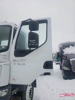 Kenworth Left Door for a 2020 Kenworth K370E ELECTRIQUE