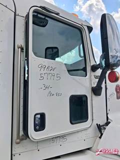 Kenworth T660 Right Door for a 2015 Kenworth T-660