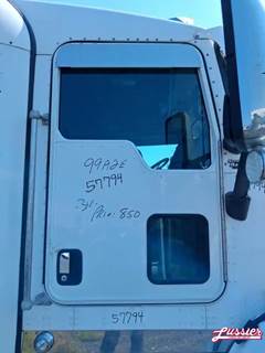 Kenworth T660 Right Door for a 2016 Kenworth T-660