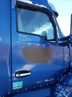 Kenworth T680 Right Door for a 2014 Kenworth T-680