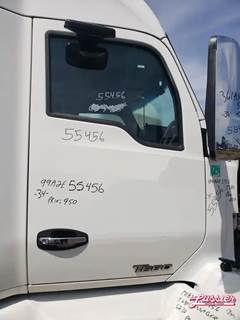 Kenworth T680 Right Door for a 2018 Kenworth T-680
