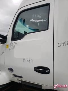 Kenworth T680 Left Door for a 2016 Kenworth T-680