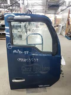 Kenworth T680 Right Door for a 2015 Kenworth T-680