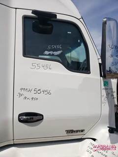 Kenworth T680 Right Door for a 2018 Kenworth T-680